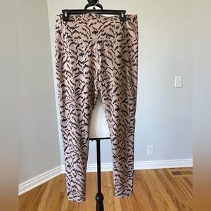 Zella XL Leggings EUC athleisure athletic gym workout lounge animal print
